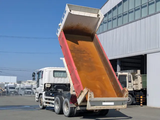 いすゞ ギガ QKG-CXZ77AT(6x4)の写真20