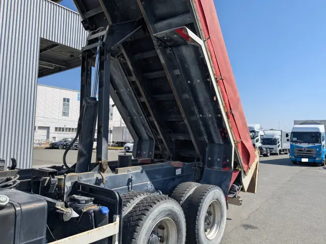 いすゞ ギガ QKG-CXZ77AT(6x4)の写真21