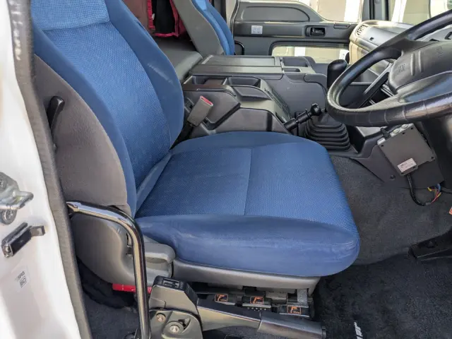 いすゞ ギガ QKG-CXZ77AT(6x4)の写真23