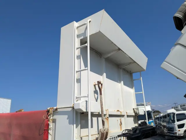 いすゞ ギガ QKG-CXZ77AT(6x4)の写真46