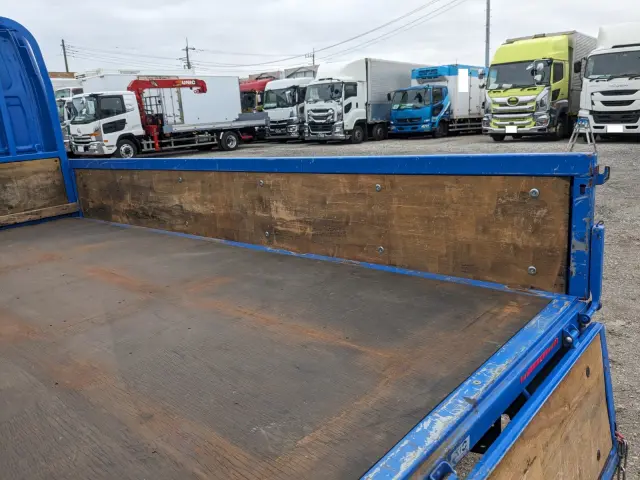 いすゞ エルフ TRG-NJR85A(2WD)の写真14