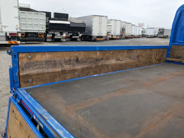 いすゞ エルフ TRG-NJR85A(2WD)の写真15