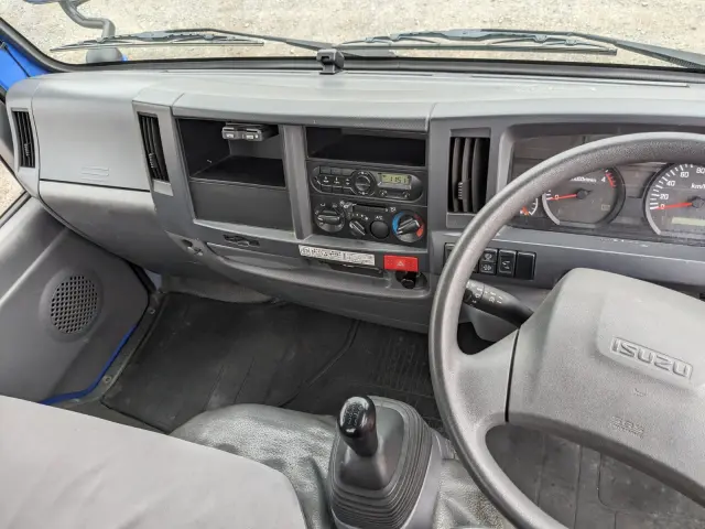 いすゞ エルフ TRG-NJR85A(2WD)の写真25