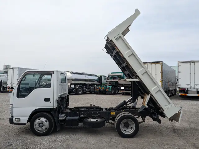 いすゞ エルフ TPG-NJR85AD(2WD)の写真46