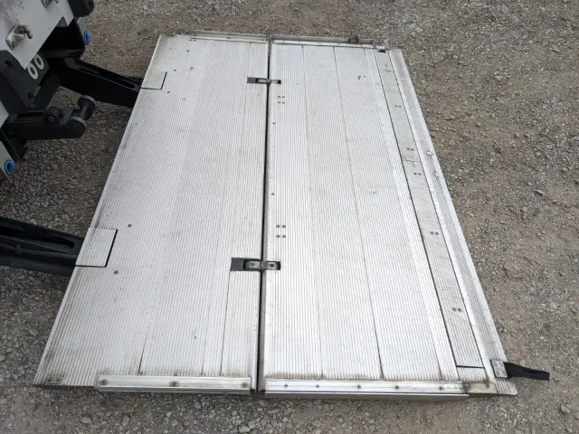 日野 プロフィア 2DG-FW1AHJ(8x4)の写真9