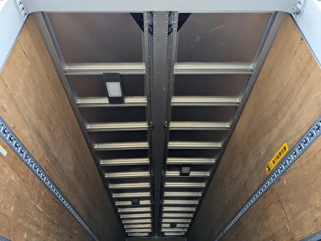 日野 プロフィア 2DG-FW1AHJ(8x4)の写真14