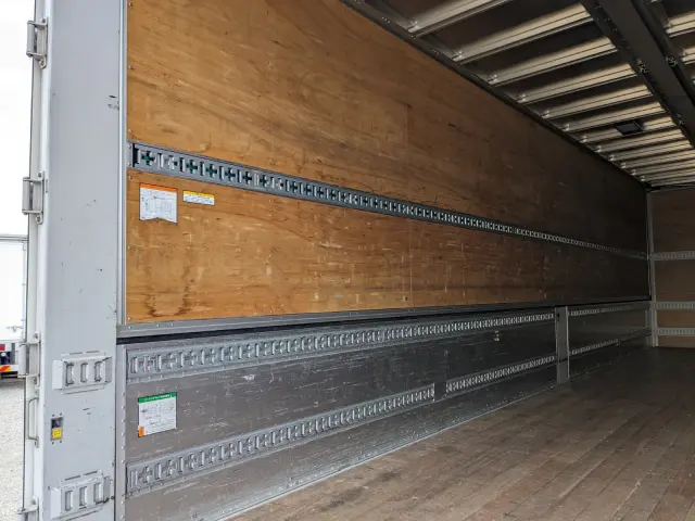 日野 プロフィア 2DG-FW1AHJ(8x4)の写真20