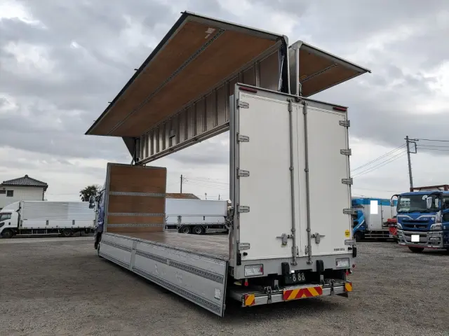 日野 プロフィア 2DG-FW1AHJ(8x4)の写真24