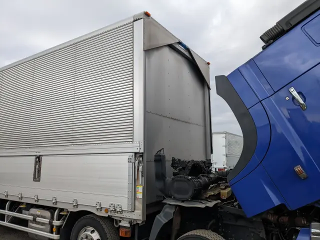 日野 プロフィア 2DG-FW1AHJ(8x4)の写真39