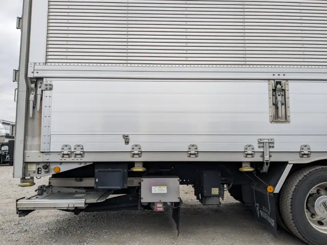 日野 プロフィア 2DG-FW1AHJ(8x4)の写真48