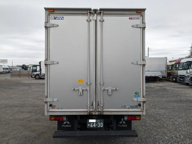 三菱 キャンター 2RG-FBA20(2WD)の写真6