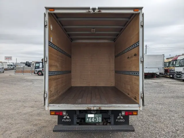 三菱 キャンター 2RG-FBA20(2WD)の写真9