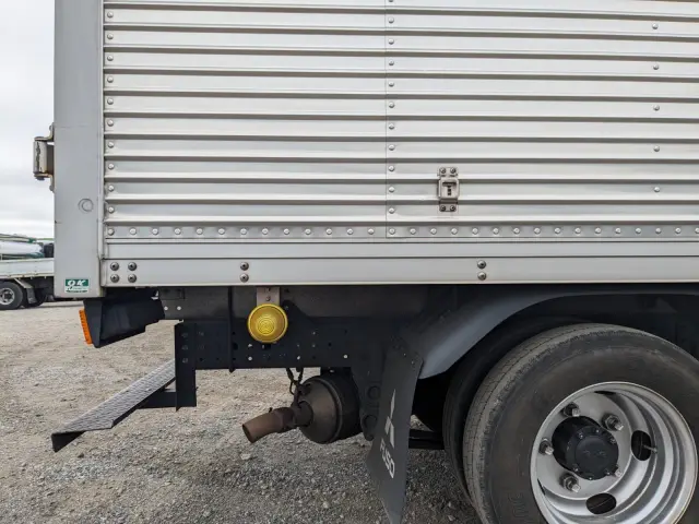 三菱 キャンター 2RG-FBA20(2WD)の写真32