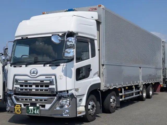 ＵＤ クオン 2PG-CG5CA(8x4)の写真1