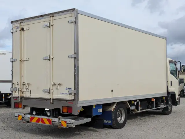 いすゞ フォワード 2PG-FRR90T2(2WD)の写真8