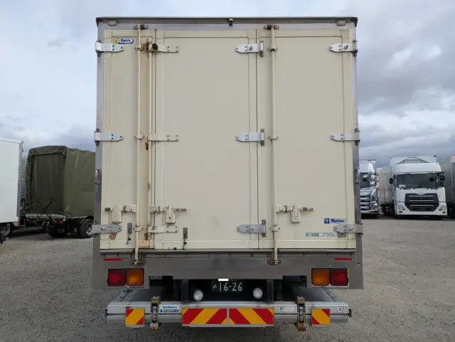 いすゞ フォワード 2PG-FRR90T2(2WD)の写真10