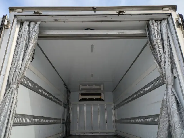 いすゞ フォワード 2PG-FRR90T2(2WD)の写真11