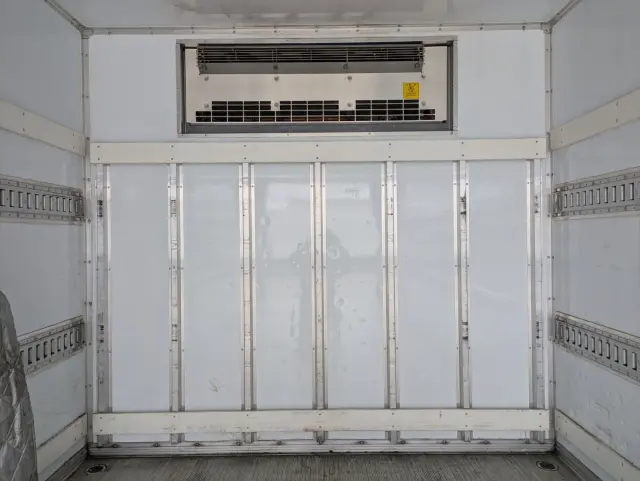 いすゞ フォワード 2PG-FRR90T2(2WD)の写真17