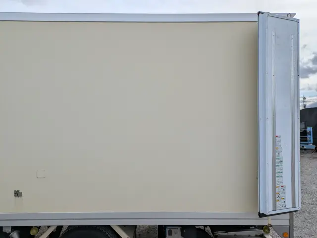 いすゞ フォワード 2PG-FRR90T2(2WD)の写真21