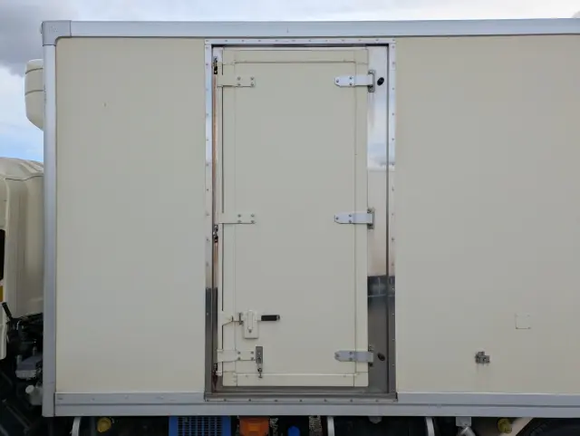 いすゞ フォワード 2PG-FRR90T2(2WD)の写真28