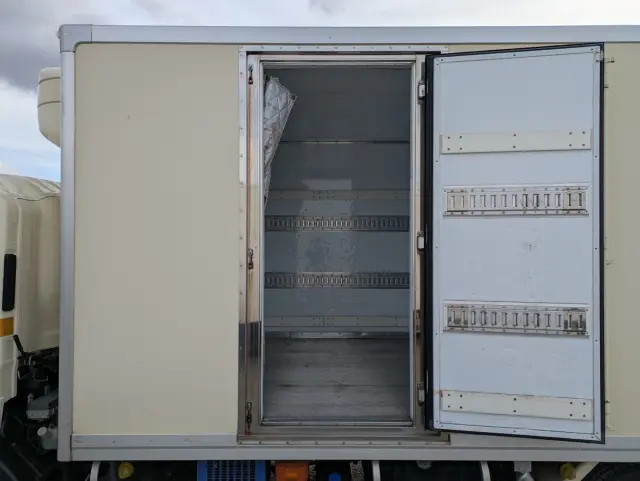 いすゞ フォワード 2PG-FRR90T2(2WD)の写真29