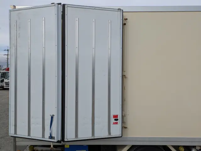 いすゞ フォワード 2PG-FRR90T2(2WD)の写真31