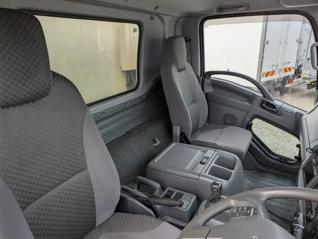 いすゞ フォワード 2PG-FRR90T2(2WD)の写真39