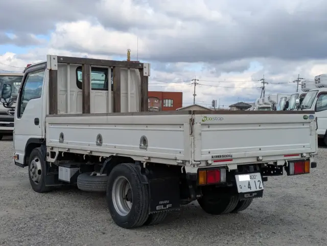 いすゞ エルフ TRG-NHR85A(2WD)の写真5