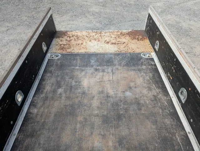 いすゞ エルフ TRG-NHR85A(2WD)の写真14