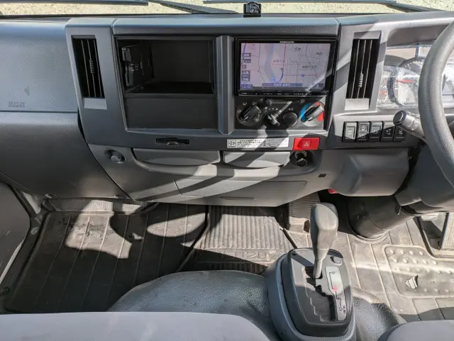 いすゞ エルフ TRG-NHR85A(2WD)の写真25