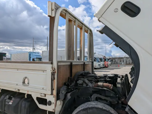 いすゞ エルフ TRG-NHR85A(2WD)の写真31