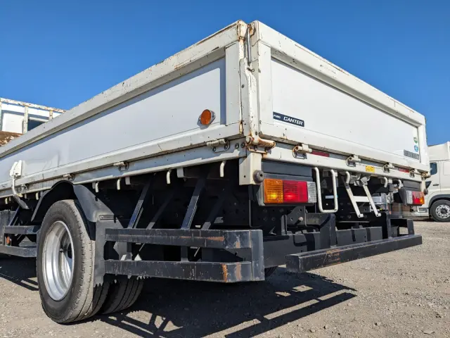 三菱 キャンター 2RG-FEAV0(2WD)の写真8