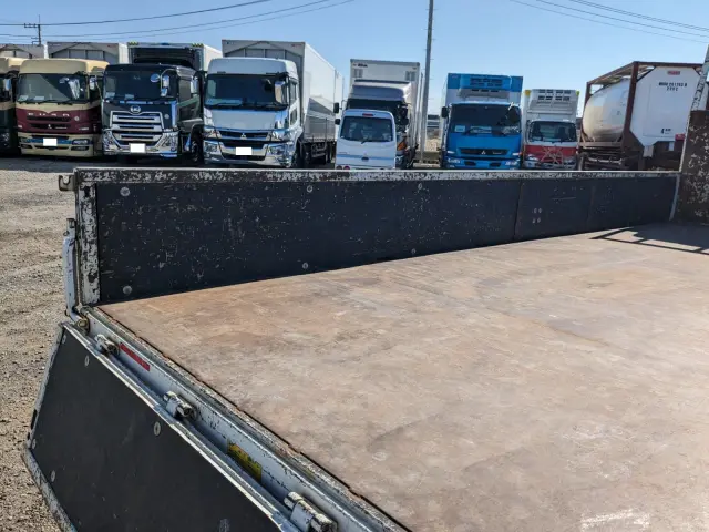 三菱 キャンター 2RG-FEAV0(2WD)の写真16