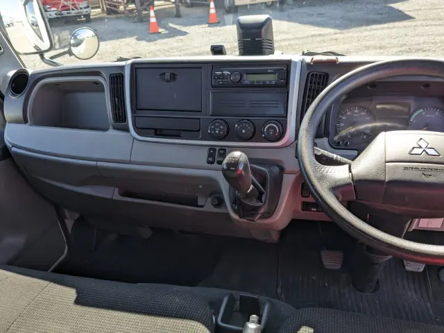 三菱 キャンター 2RG-FEAV0(2WD)の写真21