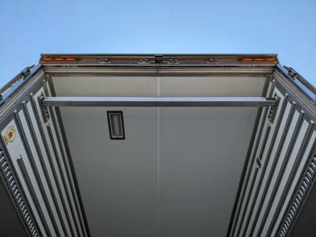 日野 プロフィア 2DG-FW1AHJ(8x4)の写真10