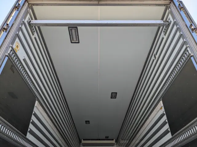 日野 プロフィア 2DG-FW1AHJ(8x4)の写真12