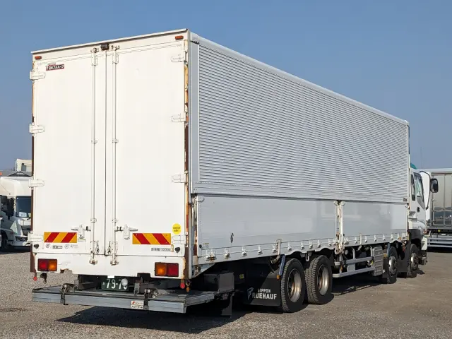 いすゞ ギガ QKG-CYJ77A(8x4)の写真5