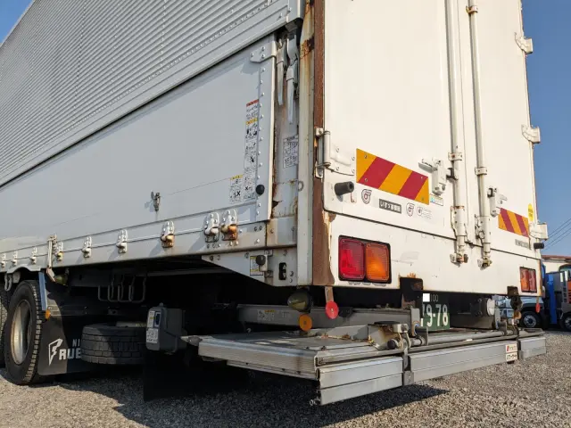 いすゞ ギガ QKG-CYJ77A(8x4)の写真8