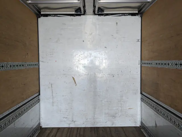 いすゞ ギガ QKG-CYJ77A(8x4)の写真18