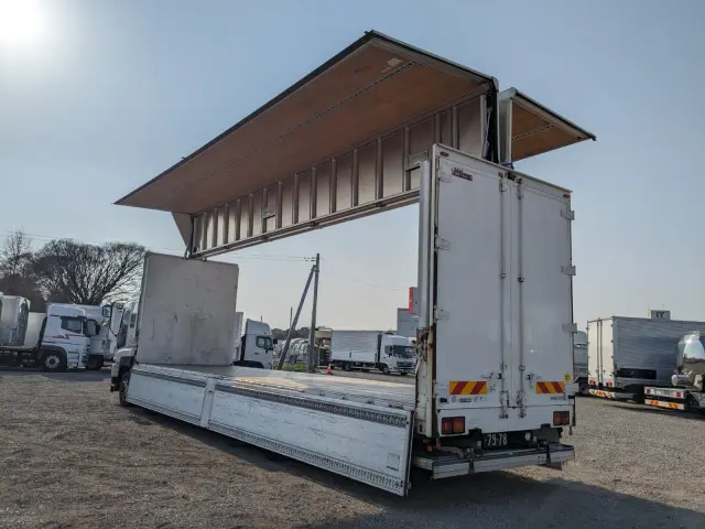 いすゞ ギガ QKG-CYJ77A(8x4)の写真27