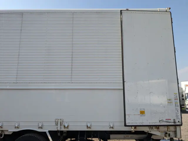 いすゞ ギガ QKG-CYJ77A(8x4)の写真29