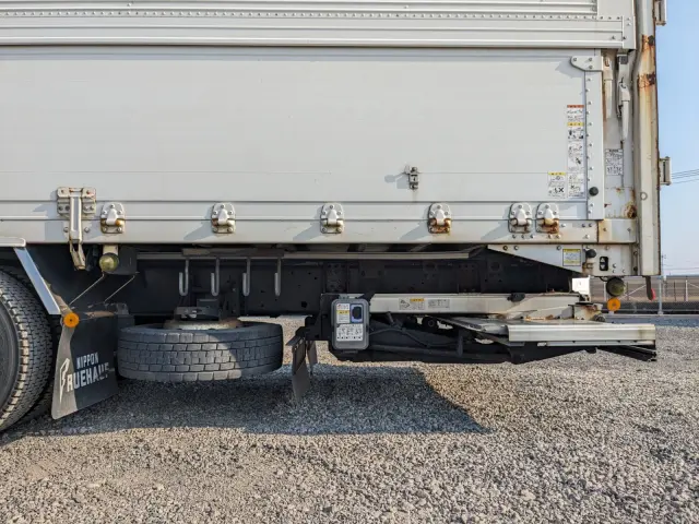 いすゞ ギガ QKG-CYJ77A(8x4)の写真30