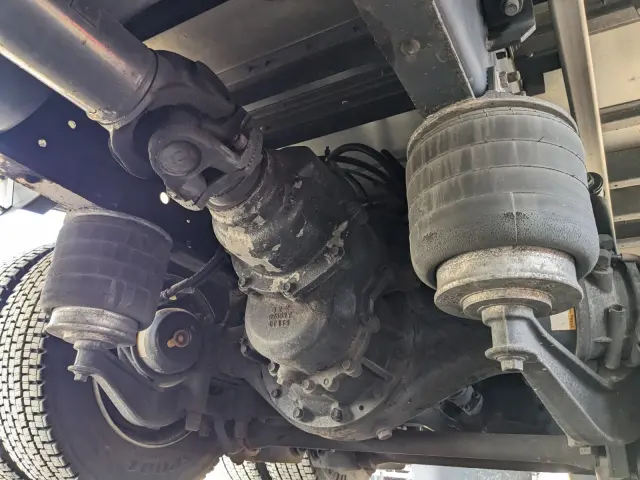 いすゞ ギガ QKG-CYJ77A(8x4)の写真33