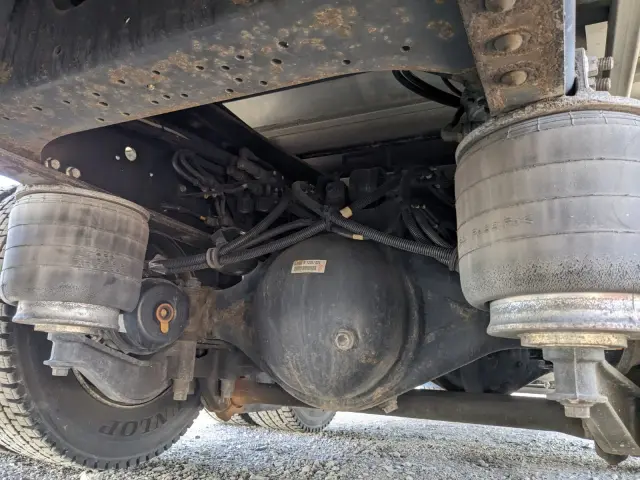 いすゞ ギガ QKG-CYJ77A(8x4)の写真39