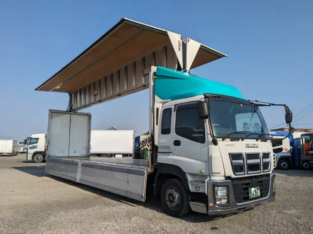 いすゞ ギガ QKG-CYJ77A(8x4)の写真42