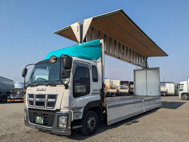 いすゞ ギガ QKG-CYJ77A(8x4)の写真44