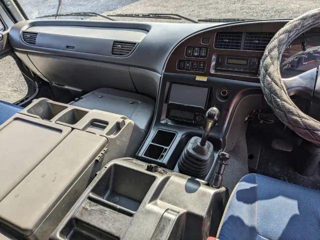 いすゞ ギガ QKG-CYJ77A(8x4)の写真45