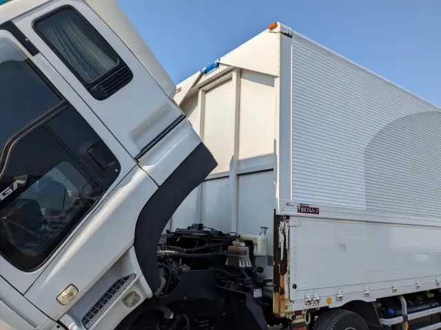 いすゞ ギガ QKG-CYJ77A(8x4)の写真48