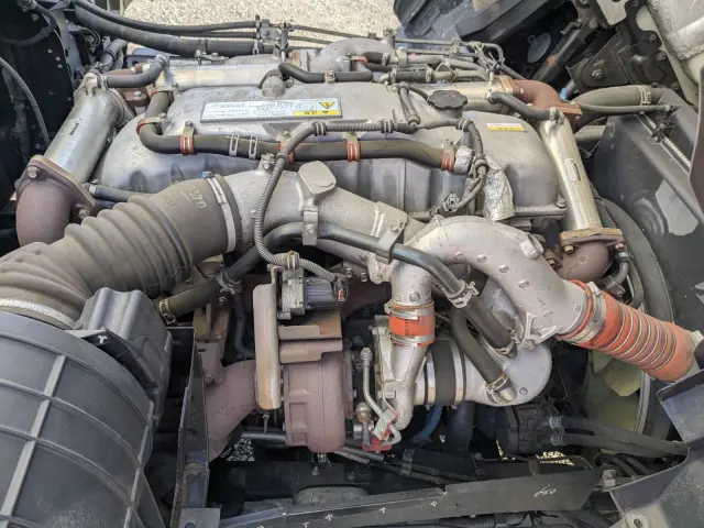 いすゞ ギガ QKG-CYJ77A(8x4)の写真49