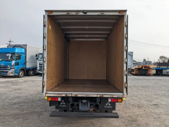 三菱 キャンター TPG-FBA20(2WD)の写真9